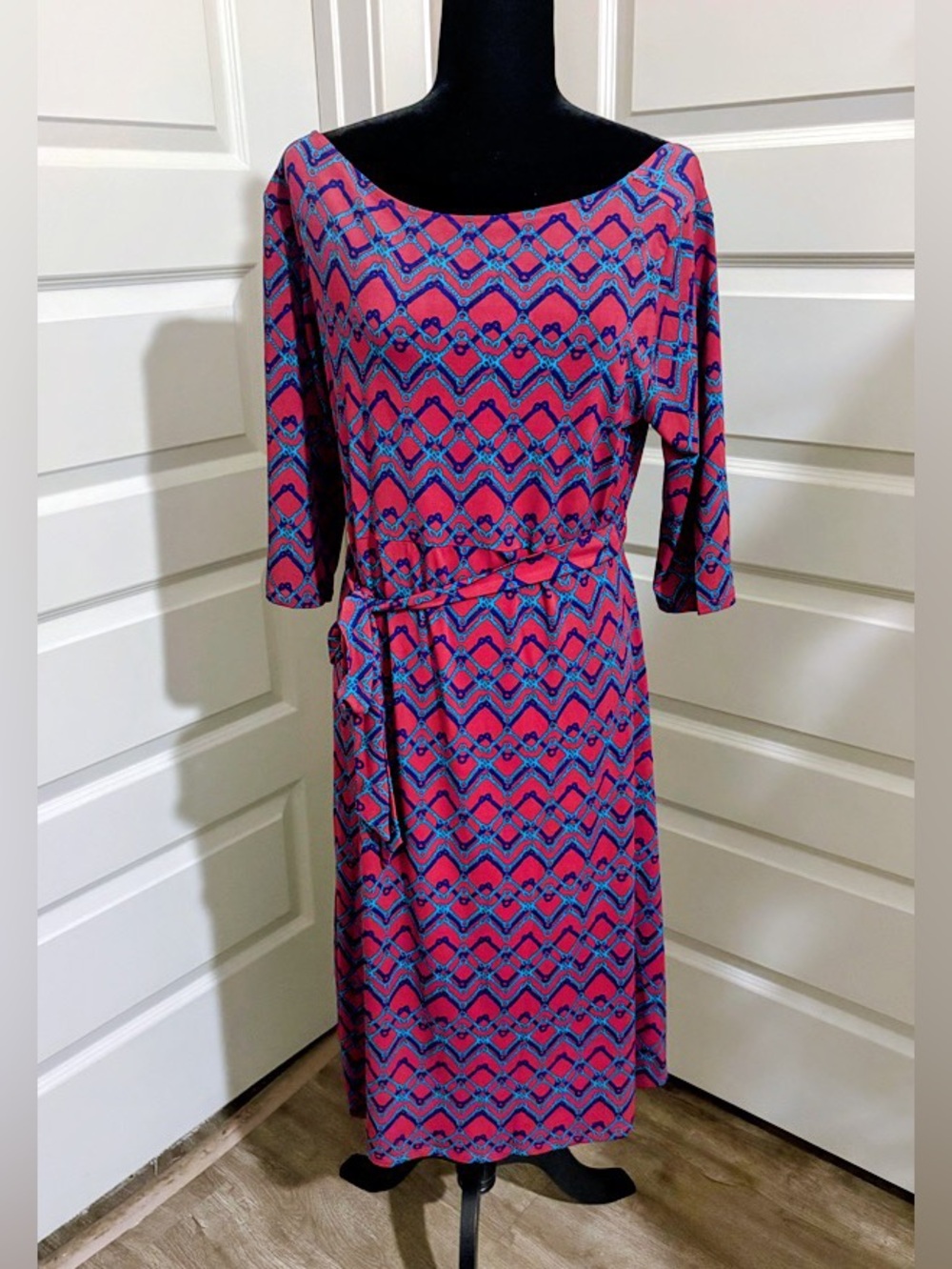 New with Tags Leota XL Burgundy, Teal and Navy Chain Print Blouson Dress